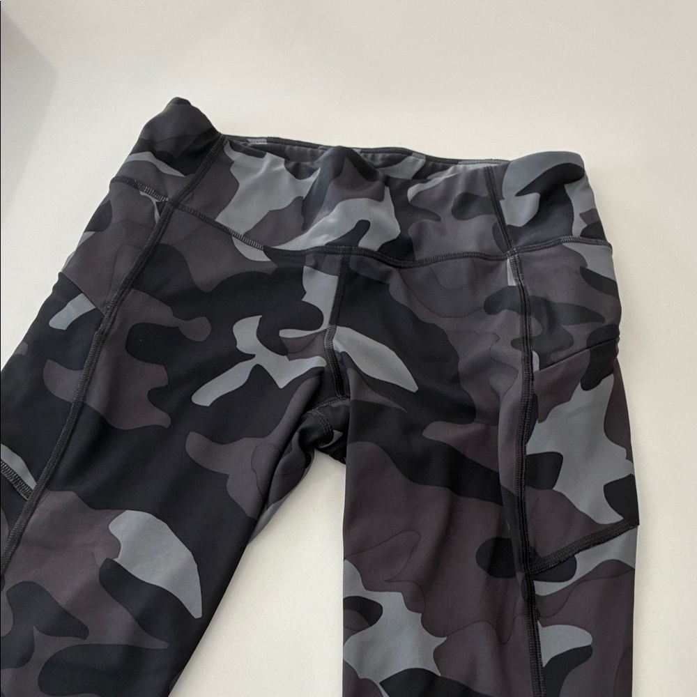 Athleta Gray and Black Camo Leggings